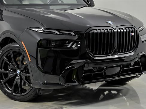 Used 2025 BMW X7 M60i AWD/4WD image 3