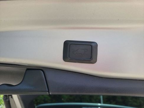 Certified 2022 Toyota RAV4 XLE w/ Convenience Package FWD image 27