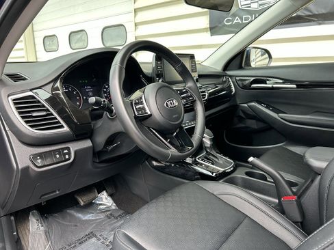 Used 2021 Kia Seltos EX image 10