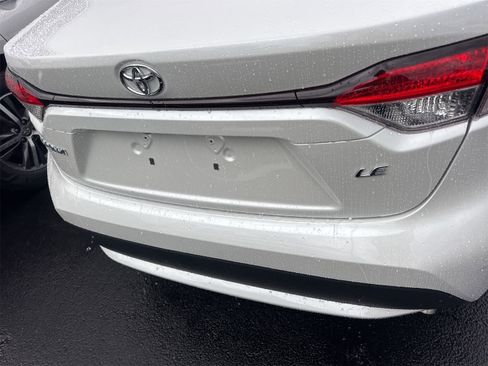 Used 2022 Toyota Corolla LE FWD image 4