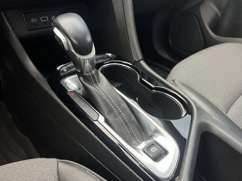Used 2023 Buick Encore GX Select w/ Sport Touring Package FWD image 31
