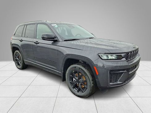 New 2026 Jeep Grand Cherokee 4WD image 3