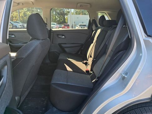 Used 2023 Nissan Rogue SV image 32