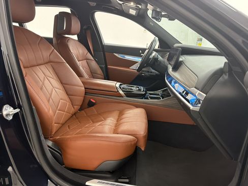 Used 2023 BMW 760i xDrive w/ Luxury Rear Seating Package AWD/4WD image 26