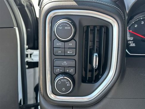 Used 2021 Chevrolet Silverado 1500 LT image 17