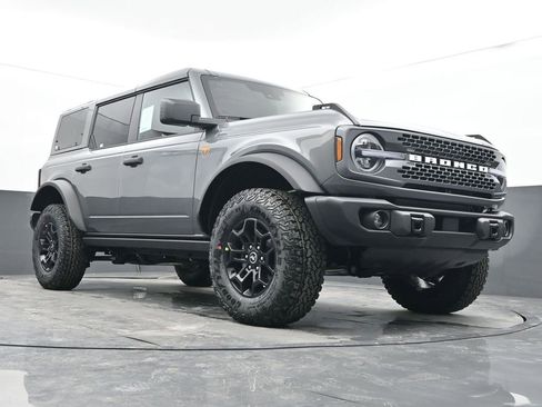 New 2026 Ford Bronco Badlands image 44