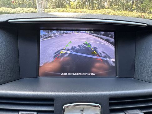 Used 2013 INFINITI M37 w/ Premium Pkg image 21