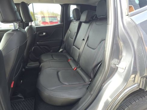 Certified 2022 Jeep Renegade Trailhawk AWD/4WD image 27
