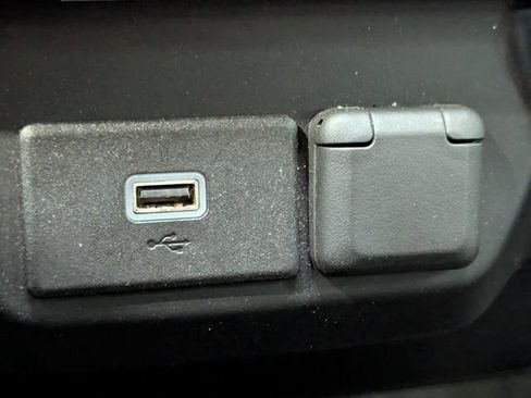 Used 2020 Chevrolet Silverado 1500 Custom w/ Custom Value Package image 13