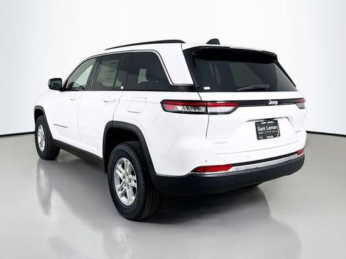 New 2025 Jeep Grand Cherokee Laredo image 5