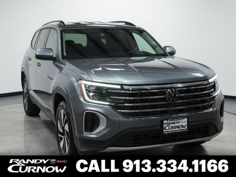 Used 2024 Volkswagen Atlas SE image 1