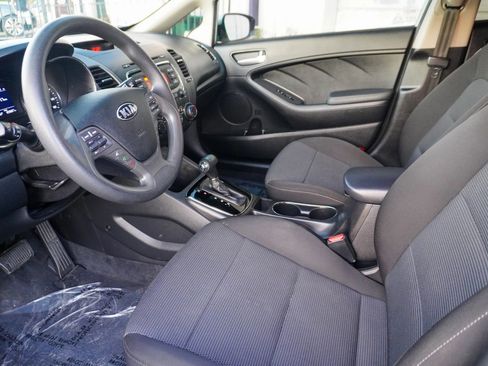 Used 2018 Kia Forte LX image 18