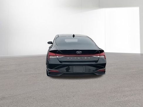 Used 2023 Hyundai Elantra SEL w/ Convenience Package image 8