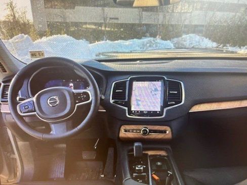 Used 2024 Volvo XC90 T8 Plus w/ Protection Package Premier image 5
