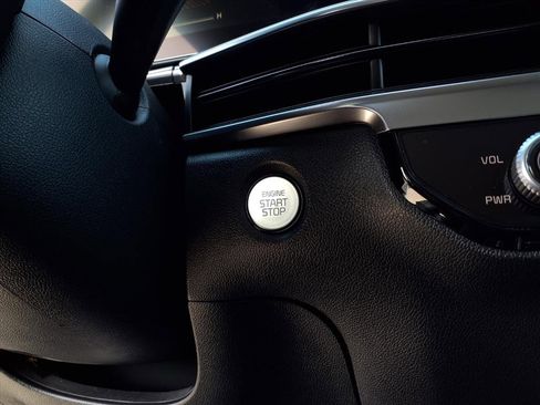 Used 2025 Kia Sorento EX w/ Panoramic Sunroof Package image 47