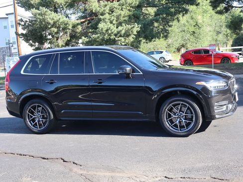 Used 2020 Volvo XC90 T5 Momentum AWD/4WD image 2