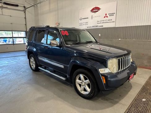 Used 2008 Jeep Liberty Limited w/ Premium Group AWD/4WD image 2