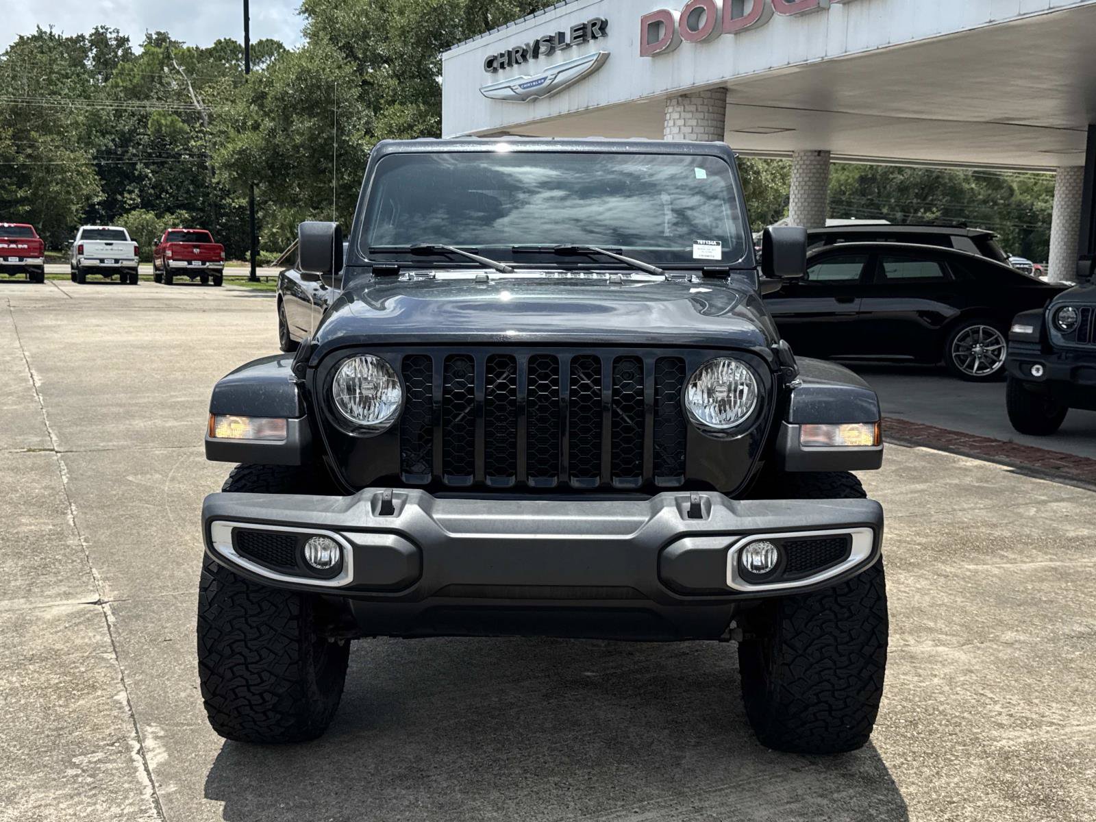 Used 2022 Jeep Gladiator Sport AWD/4WD image 2