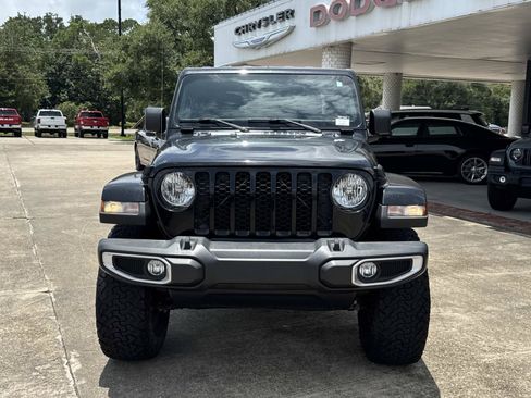 Used 2022 Jeep Gladiator Sport AWD/4WD image 2