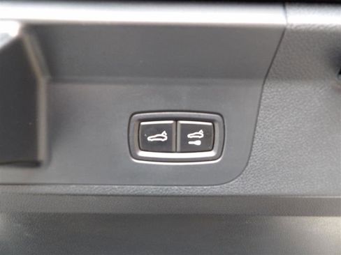 Used 2018 Porsche Panamera image 10