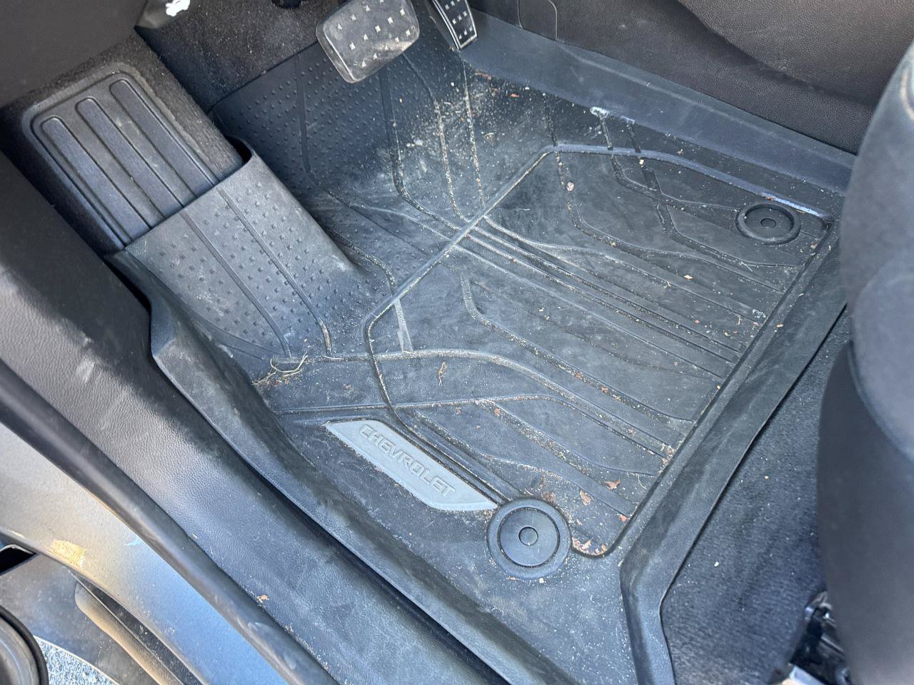 Used 2021 Chevrolet Traverse LS w/ LPO, Floor Liner Package FWD image 21