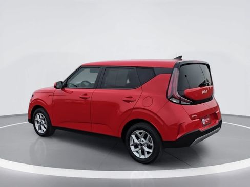 Used 2024 Kia Soul LX w/ Option Group 015 FWD image 6