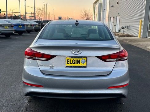 Used 2017 Hyundai Elantra SE image 5