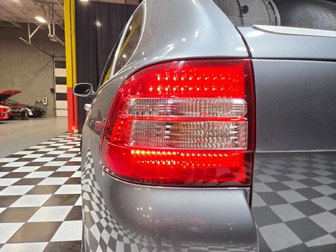 Used 2006 Porsche Cayenne Turbo S image 92
