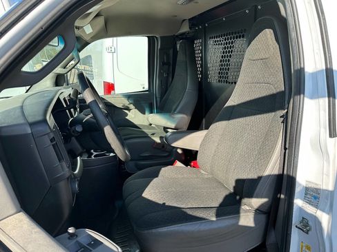 Used 2021 Chevrolet Express 2500 w/ Driver Convenience Package image 35