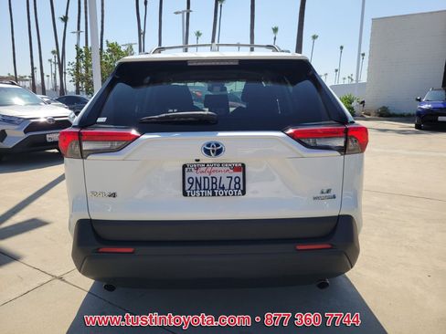 Certified 2024 Toyota RAV4 LE AWD/4WD image 5