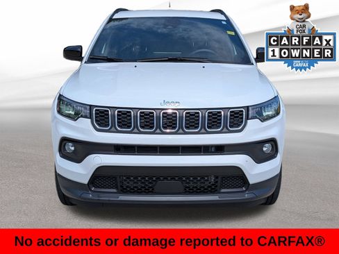 Used 2024 Jeep Compass Latitude AWD/4WD image 3