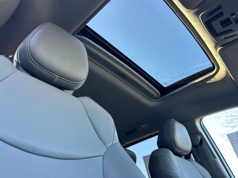 Used 2024 Toyota Sienna XLE image 18