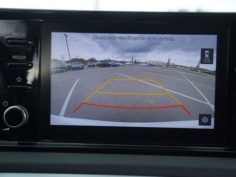 Used 2022 Kia K5 LXS image 28