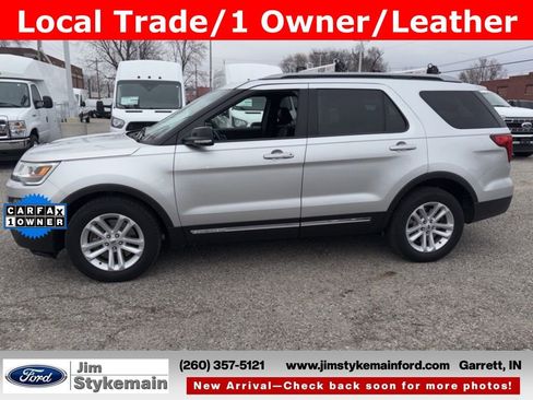 Used 2017 Ford Explorer XLT w/ Equipment Group 202A image 3