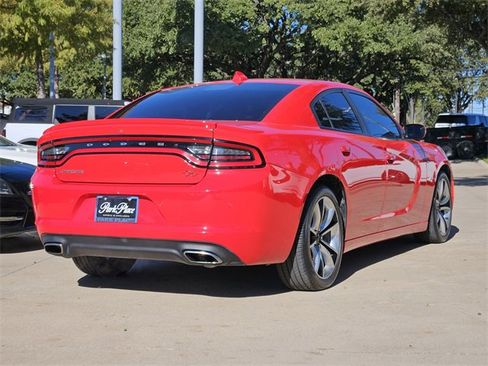 Used 2015 Dodge Charger R/T image 9