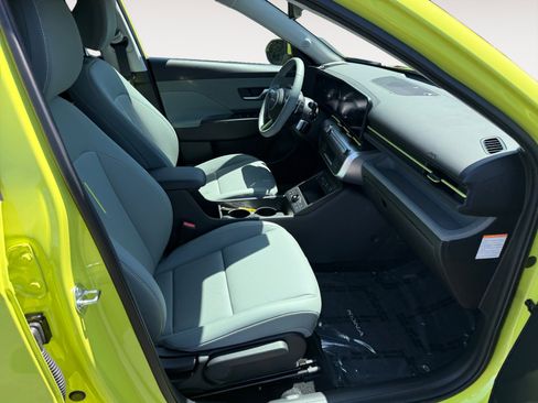 Certified 2025 Hyundai Kona Limited FWD image 19