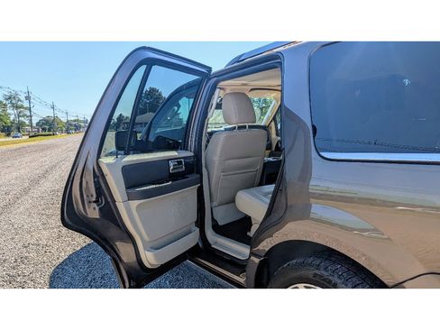 Used 2016 Lincoln Navigator Reserve image 10