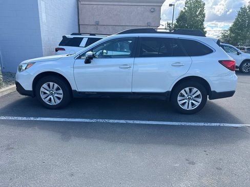 Used 2017 Subaru Outback 2.5i Premium AWD/4WD image 2
