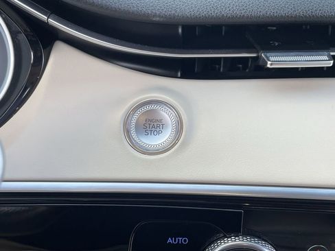 Used 2022 Genesis GV70 2.5T w/ Select Package image 16