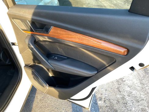 Used 2021 Audi Q5 Premium Plus image 40