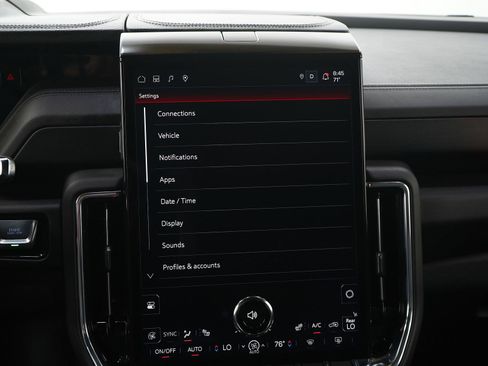 Used 2025 GMC Yukon Denali AWD/4WD image 18