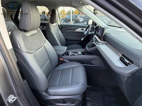 New 2026 Ford Explorer Active w/ Active Comfort Package image 17