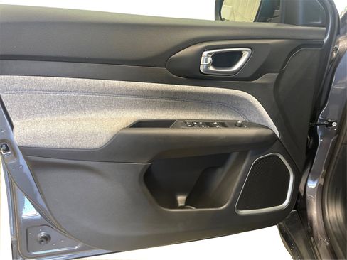 Used 2024 Jeep Compass Latitude w/ Convenience Group image 19