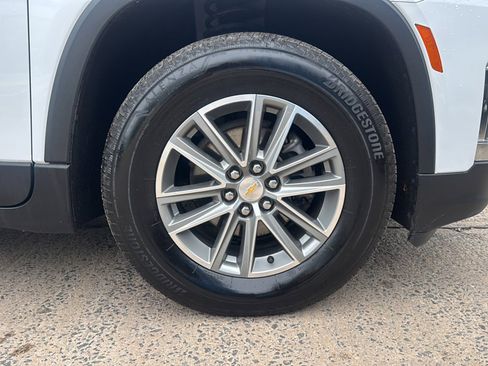 Used 2023 Chevrolet Traverse LT image 45