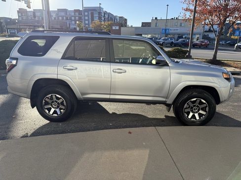 Used 2024 Toyota 4Runner TRD Off-Road image 4
