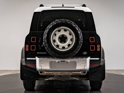 Used 2023 Land Rover Defender 110 S AWD/4WD image 7