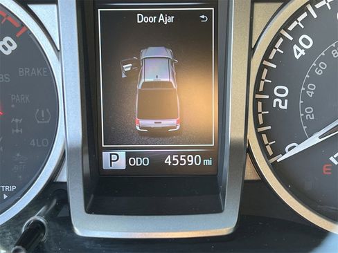 Used 2023 Toyota Tacoma Limited image 9