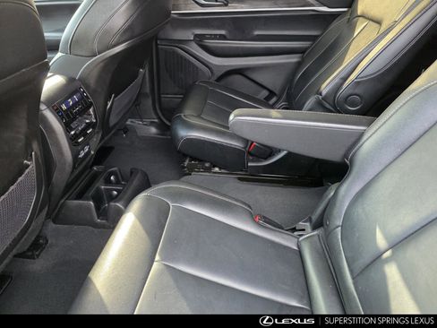 Used 2023 Jeep Grand Cherokee L Limited w/ Black Appearance Package image 25