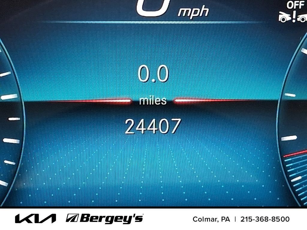 Used 2023 Mercedes-Benz GLB 250 4MATIC image 23