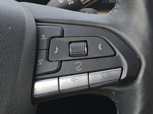 Used 2024 Cadillac XT4 Luxury w/ Cold Weather Package FWD image 21